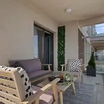 아파트 Garsoniera Turquoise Rezidential Moghioros Park