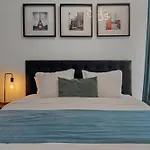 Garsoniera Turquoise Rezidential Moghioros Park 아파트 *