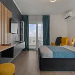 아파트 Garsoniera Turquoise Rezidential Moghioros Park *