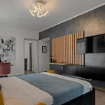 Garsoniera Turquoise Rezidential Moghioros Park 아파트 *