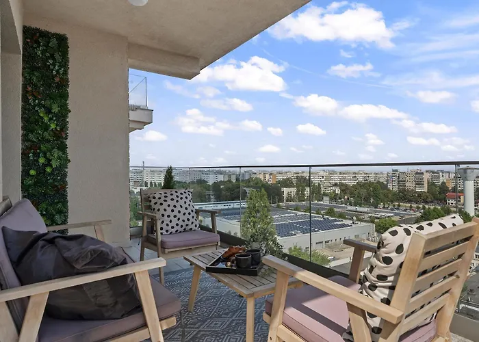 Апартаменти Garsoniera Turquoise Rezidential Moghioros Park Бухарест