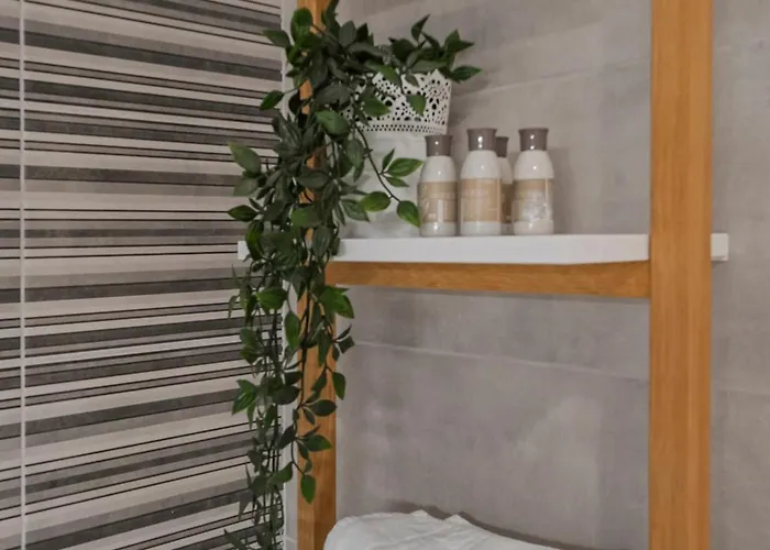 Garsoniera Turquoise Rezidential Moghioros Park Apartment